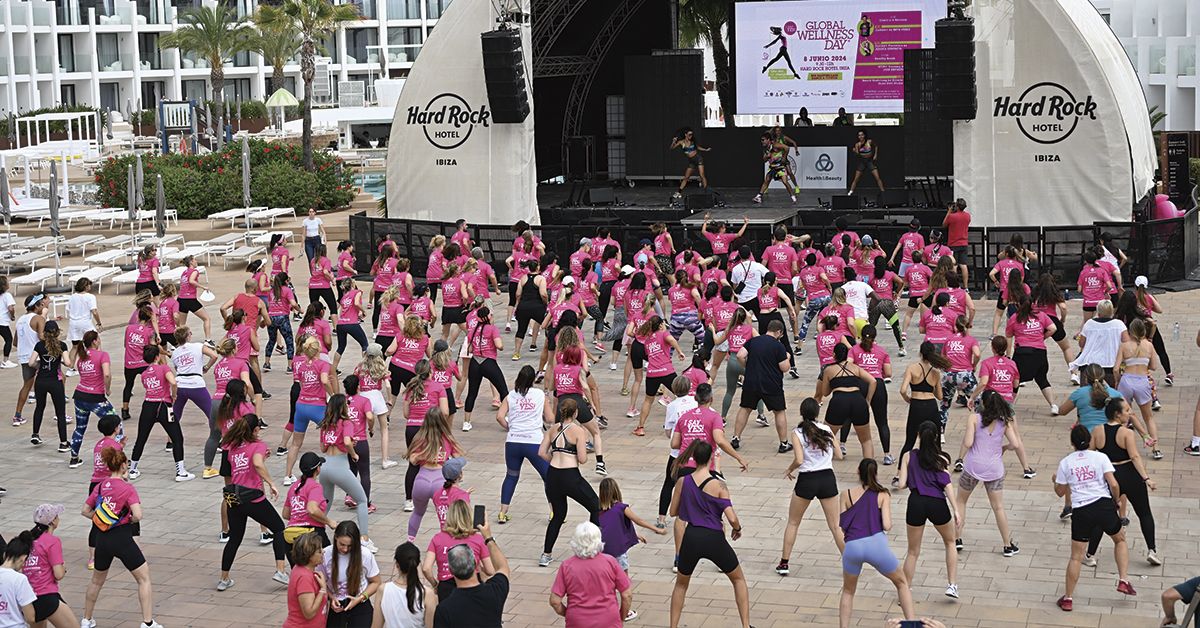 Participantes y escenario de Global Wellness Day Ibiza 2024